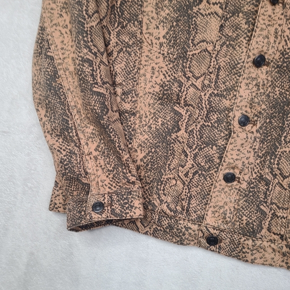 Free People Snake Print Oversized Trucker Jacket Size Medium Womens - Picture 9 of 12